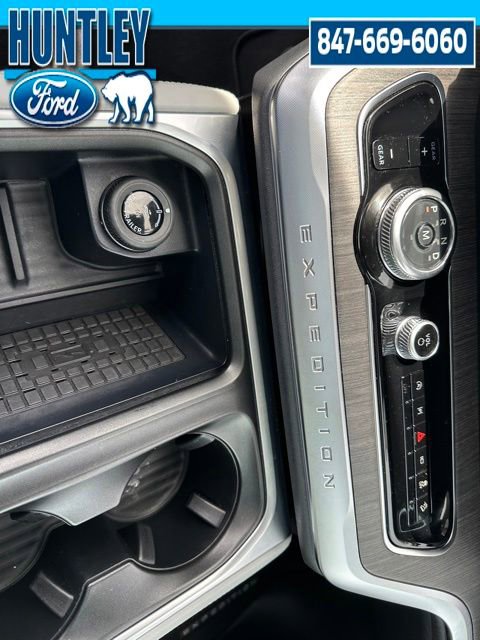 Used 2025 Ford Expedition Platinum w/ Platinum Ultimate Package AWD/4WD image 23