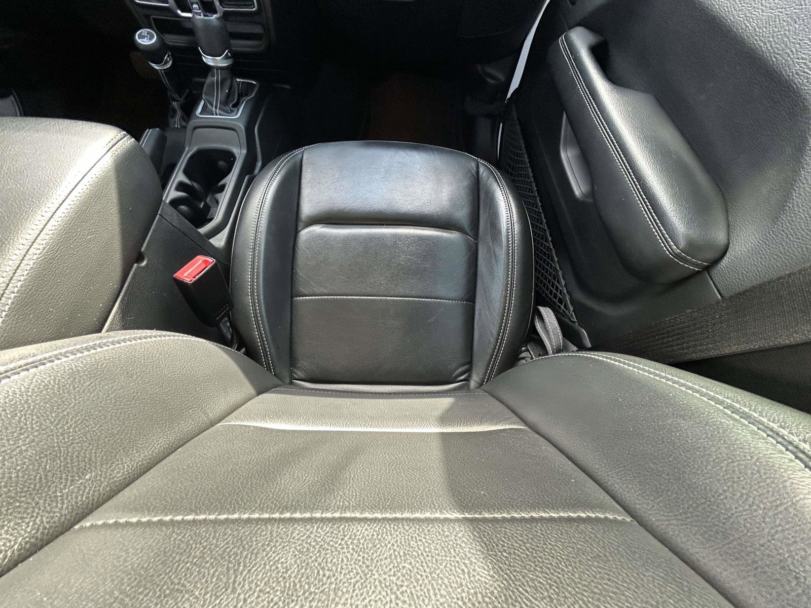 Used 2018 Jeep Wrangler Unlimited Sahara image 14