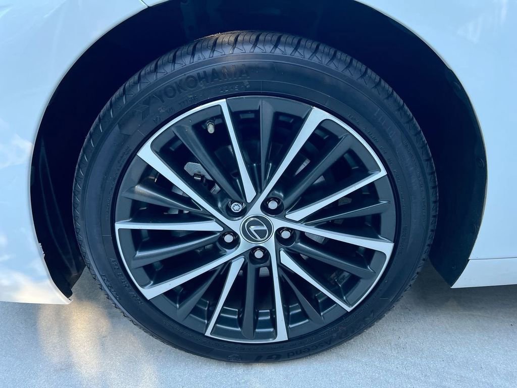 Certified 2023 Lexus ES 350 w/ Premium Package image 9