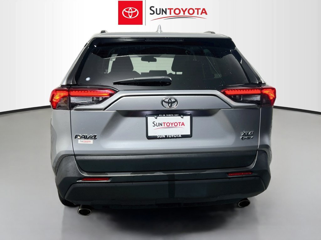 Used 2025 Toyota RAV4 XLE AWD/4WD image 5