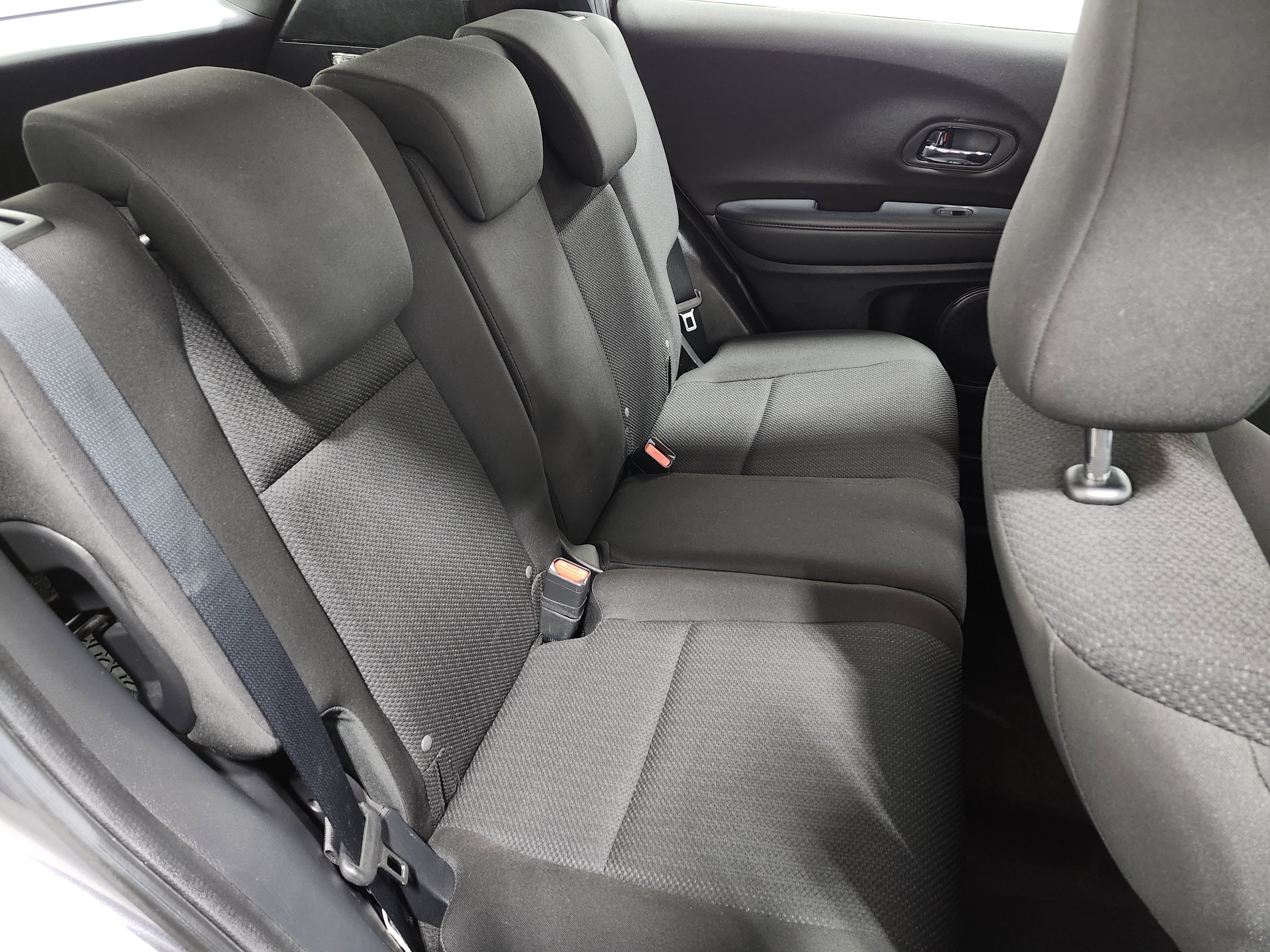 Used 2018 Honda HR-V LX image 18