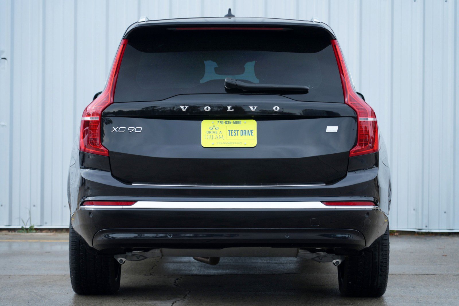 Used 2024 Volvo XC90 T8 Ultimate w/ Lounge Package image 11