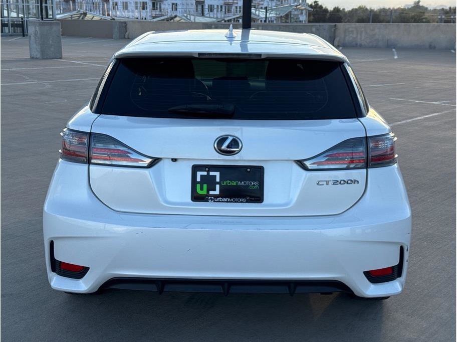 Used 2017 Lexus CT 200h image 7