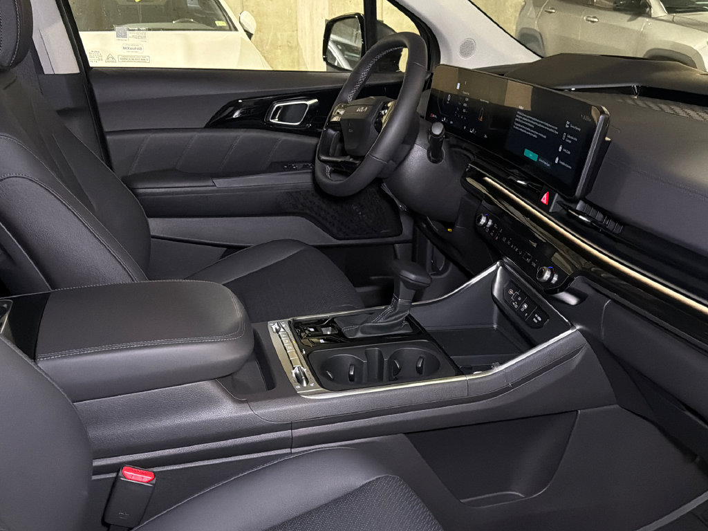 New 2027 Kia Carnival SX Prestige FWD image 13