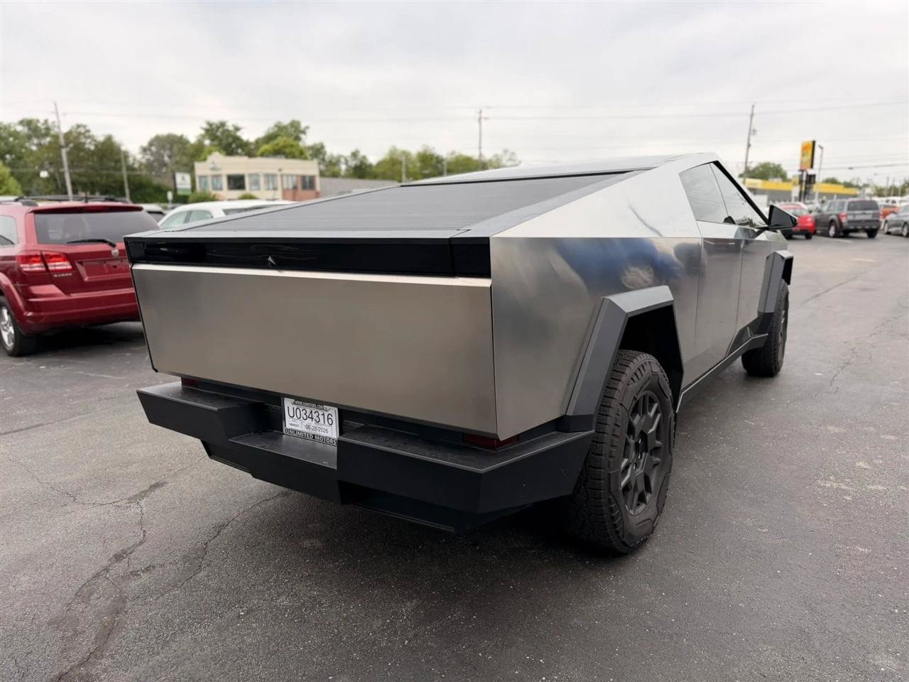 Used 2024 Tesla Cybertruck AWD Crew Cab image 16