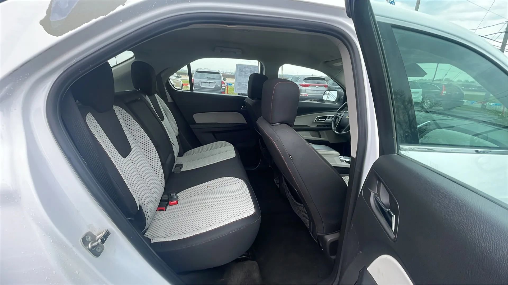 Used 2014 Chevrolet Equinox LS AWD/4WD image 22