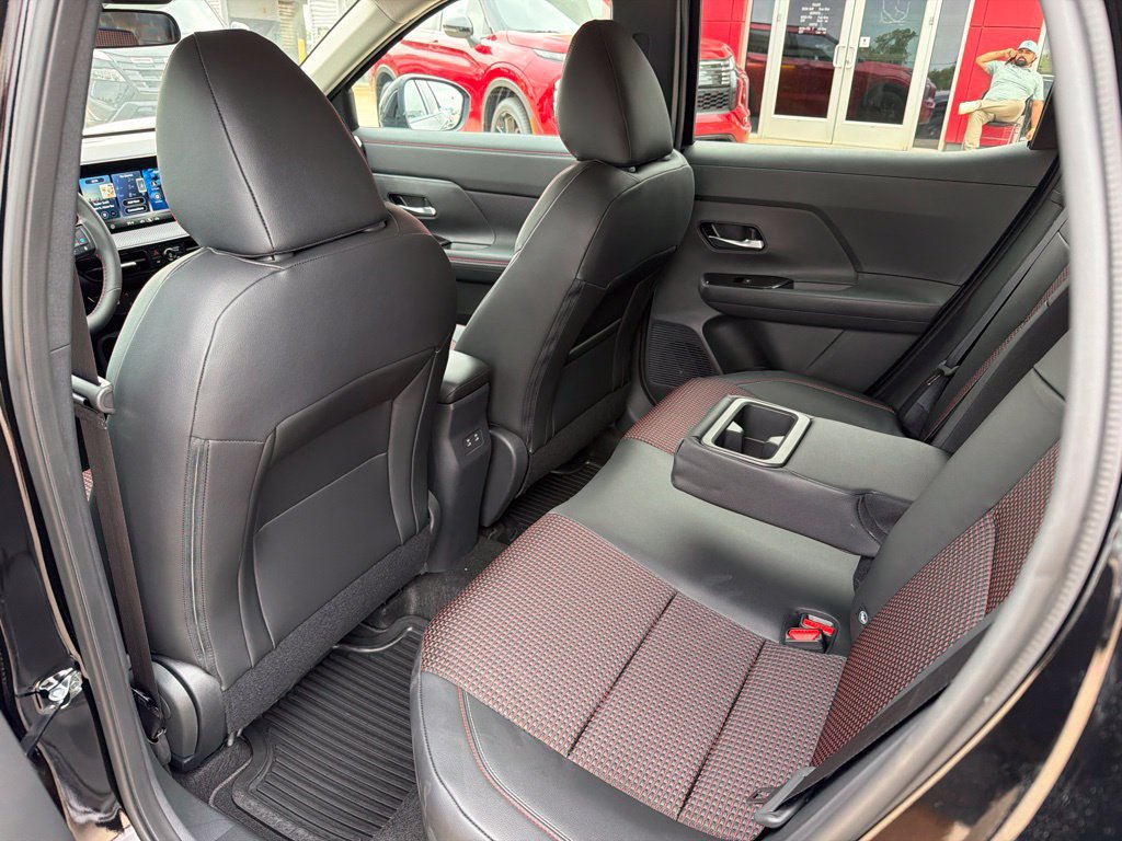 New 2027 Nissan Kicks SR AWD/4WD image 17