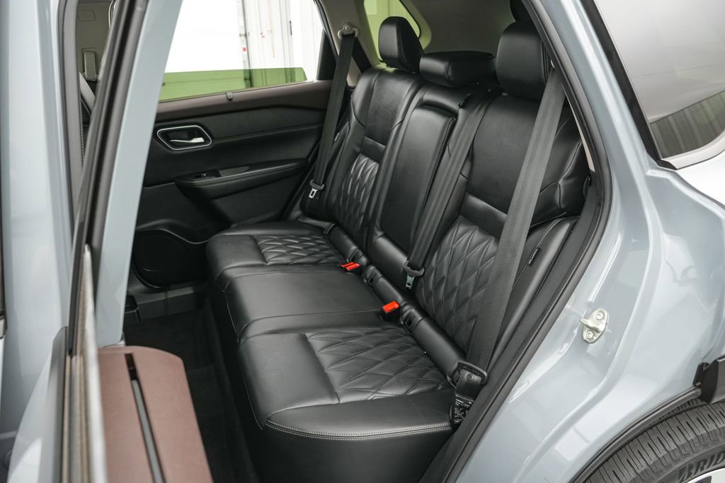 Used 2023 Nissan Rogue Platinum w/ Platinum Premium Package AWD/4WD image 19