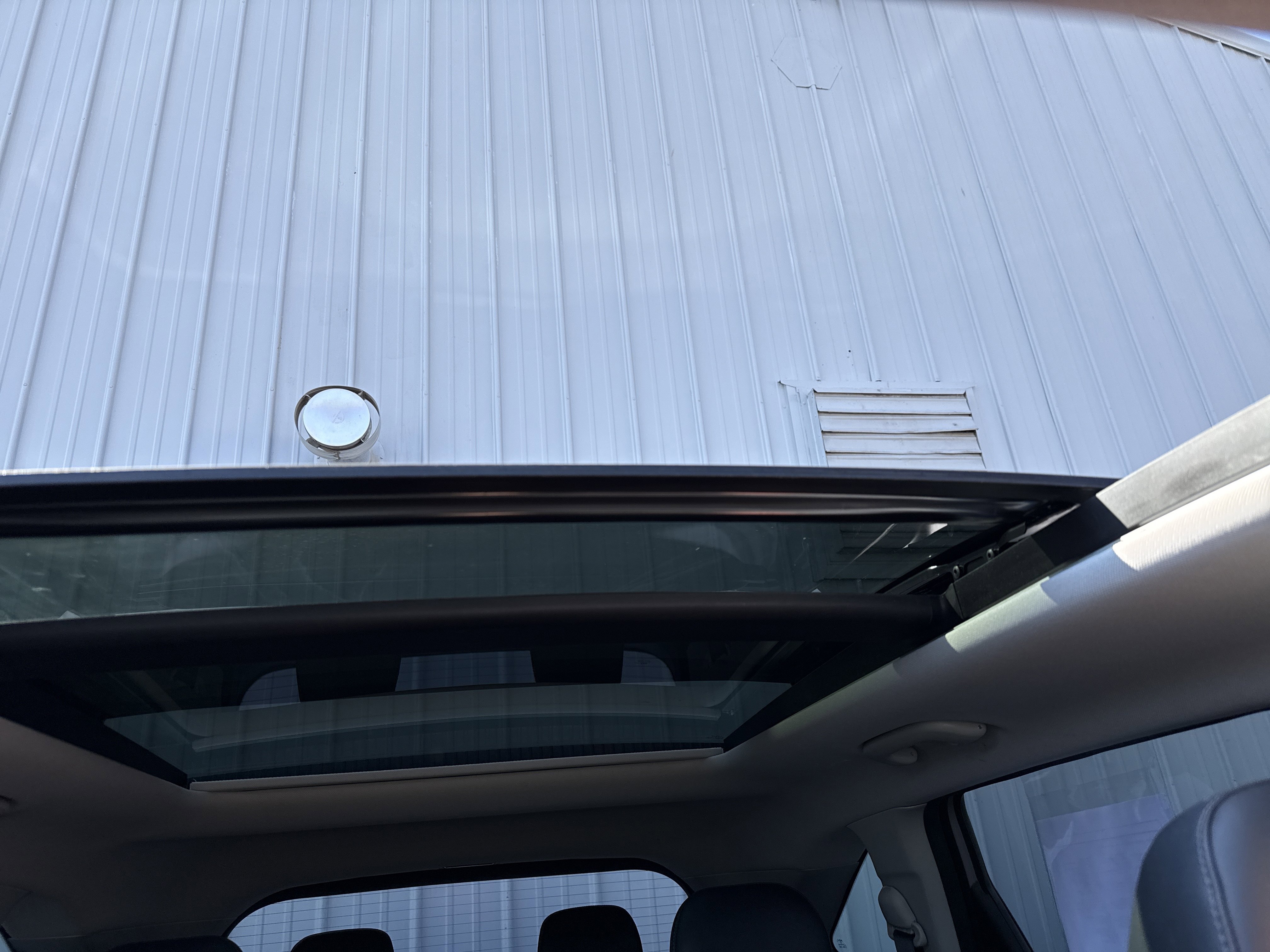 Used 2024 Kia Sorento S w/ Panoramic Sunroof Package image 30