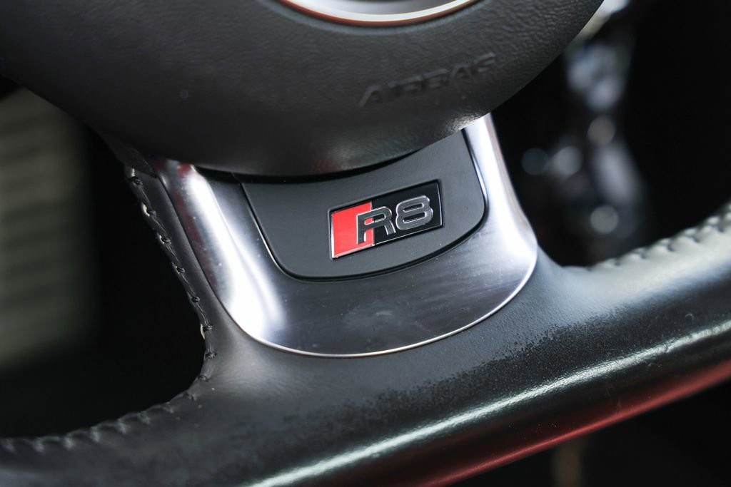 Used 2014 Audi R8 V8 w/ Enhanced Leather Package AWD/4WD image 17