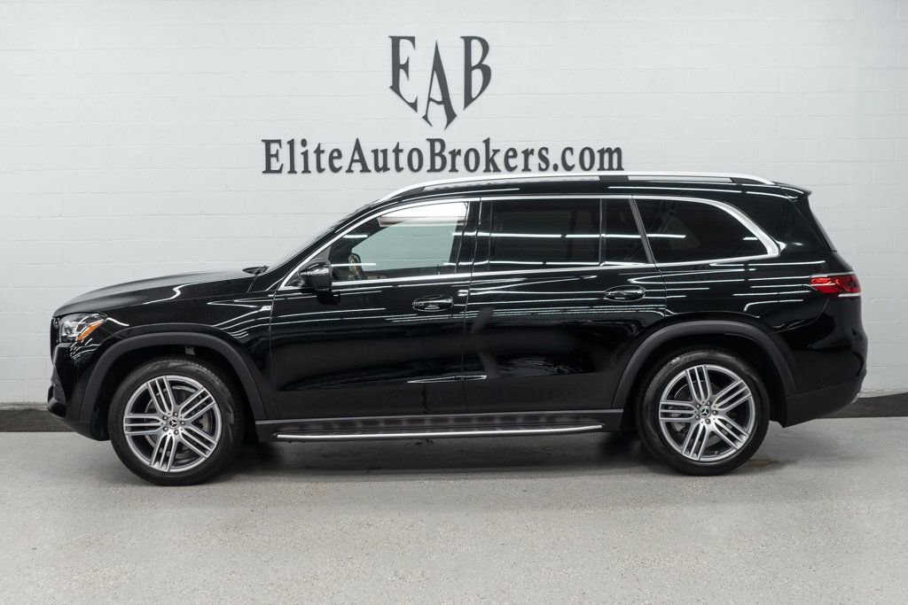Used 2022 Mercedes-Benz GLS 450 4MATIC image 2