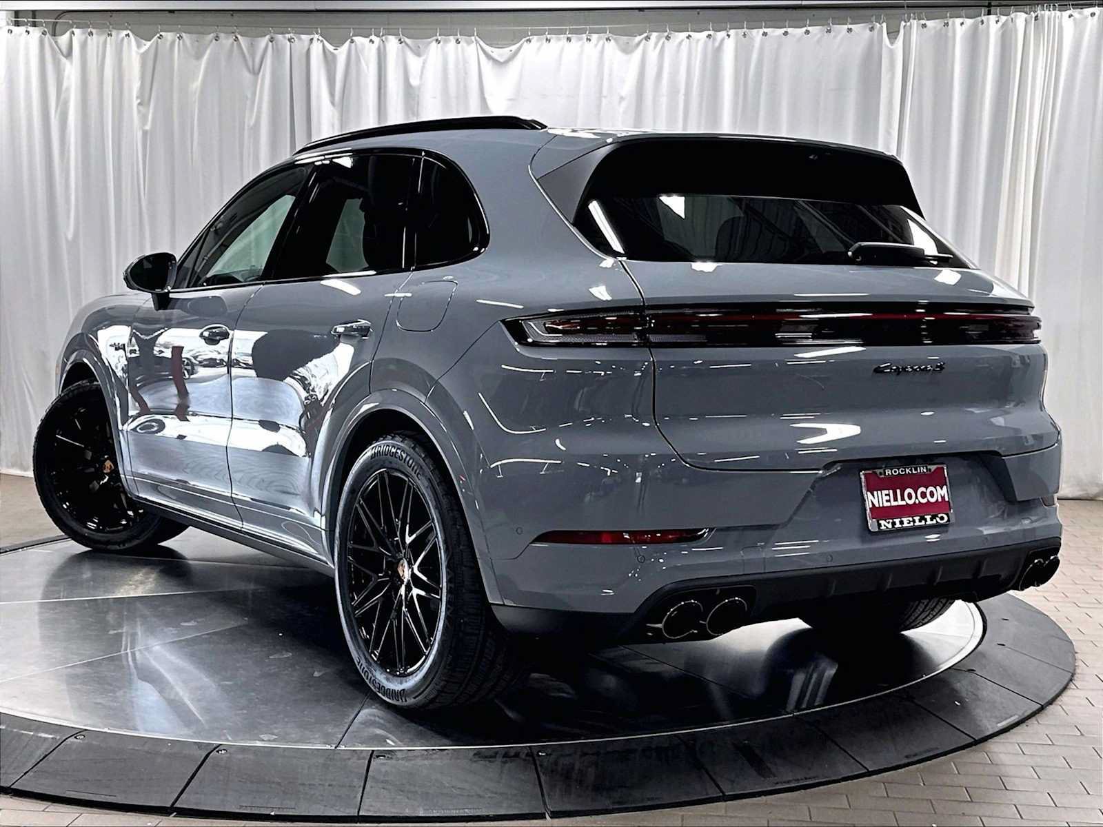 New 2026 Porsche Cayenne S AWD/4WD image 3