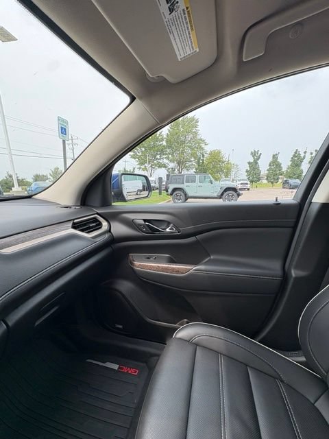 Used 2023 GMC Acadia Denali AWD/4WD image 11