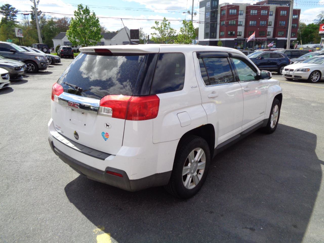 Used 2012 GMC Terrain SLE FWD image 2