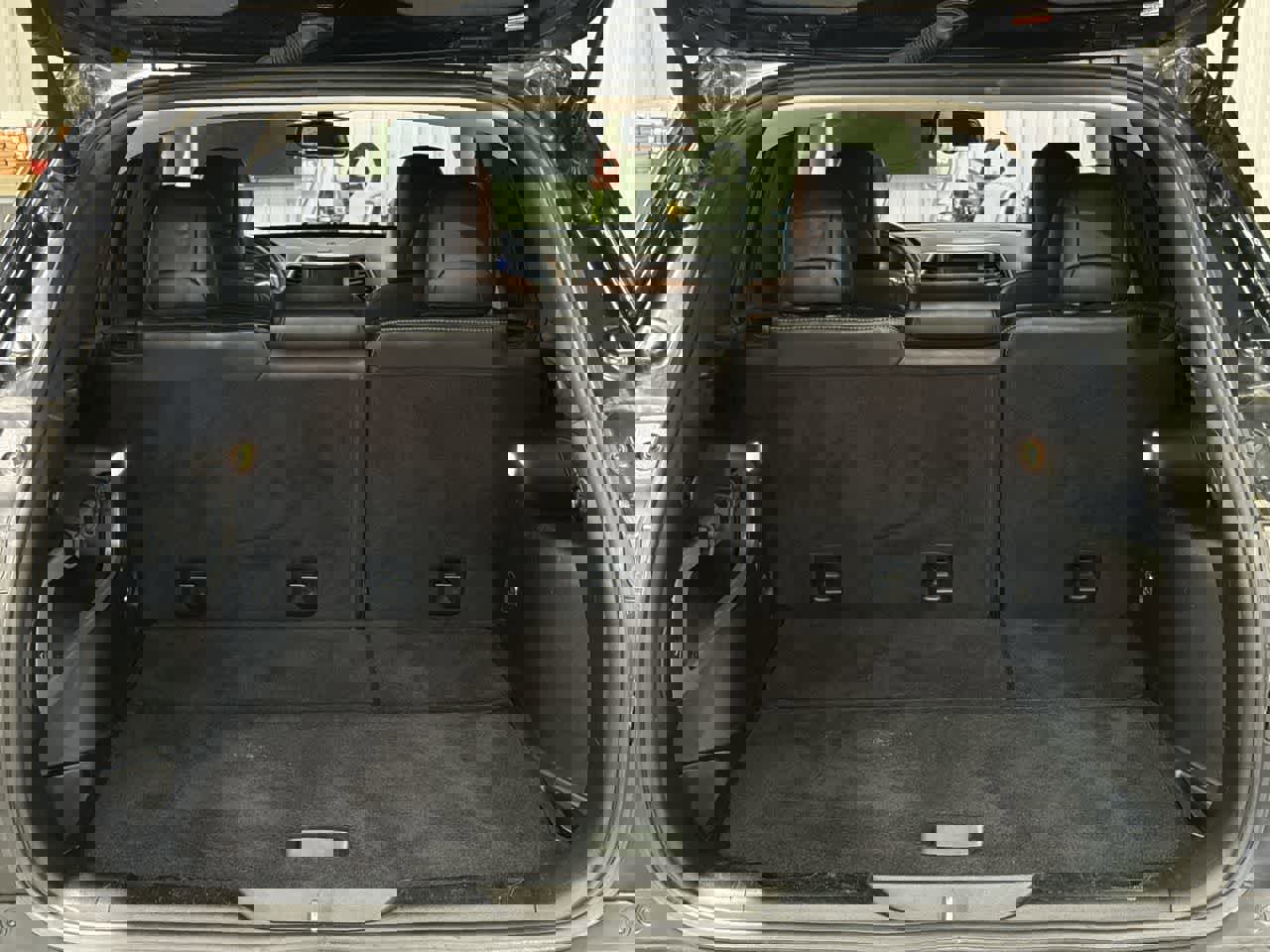 Used 2018 Jeep Cherokee Limited image 22