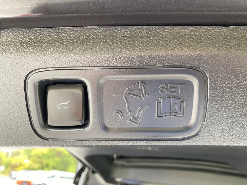 Certified 2024 Ford Expedition Limited image 19