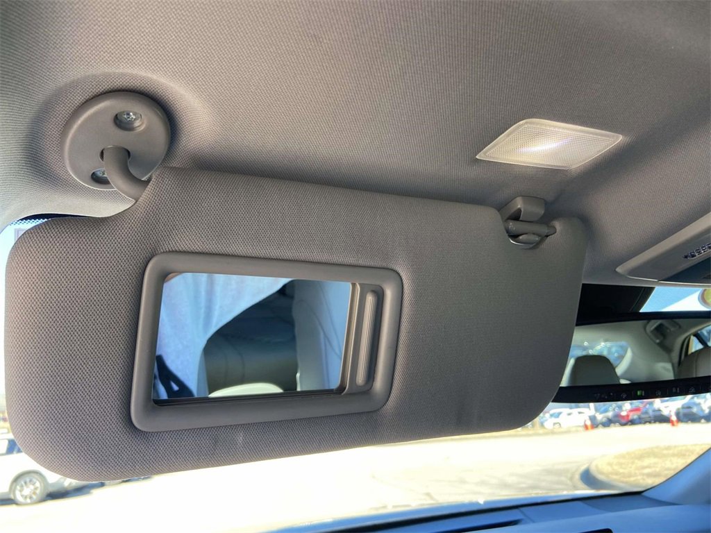 Used 2024 Toyota Camry SE image 26