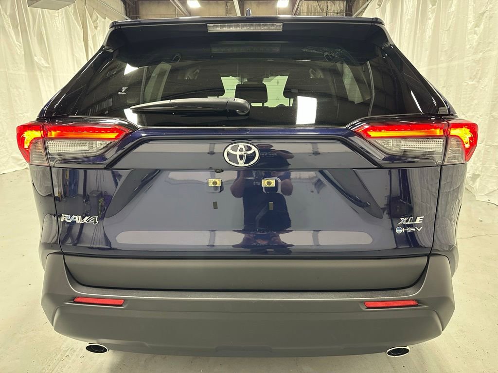 Used 2025 Toyota RAV4 XLE AWD/4WD image 6