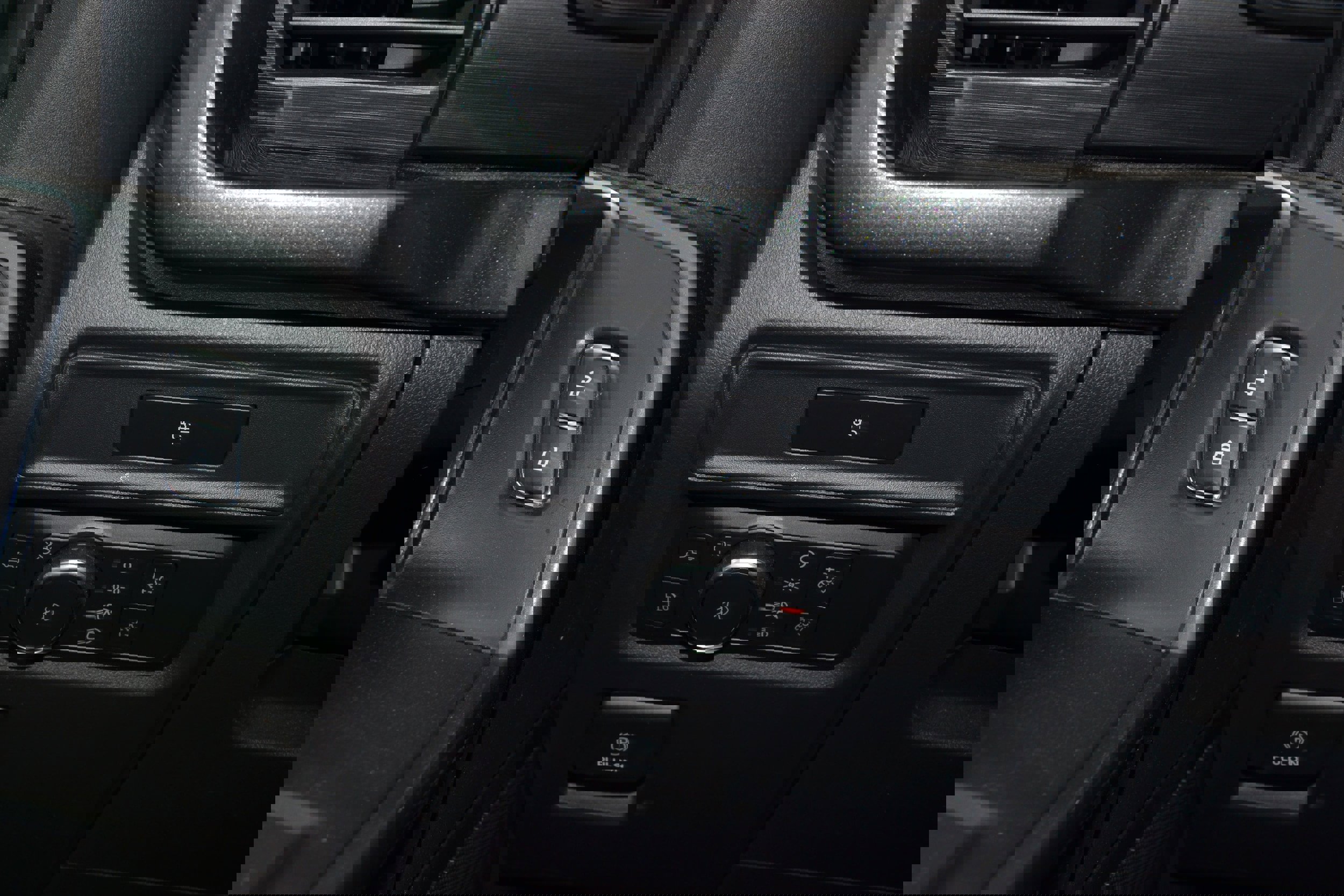 Used 2022 Ford F150 XLT w/ XLT Black Appearance Package AWD/4WD image 9