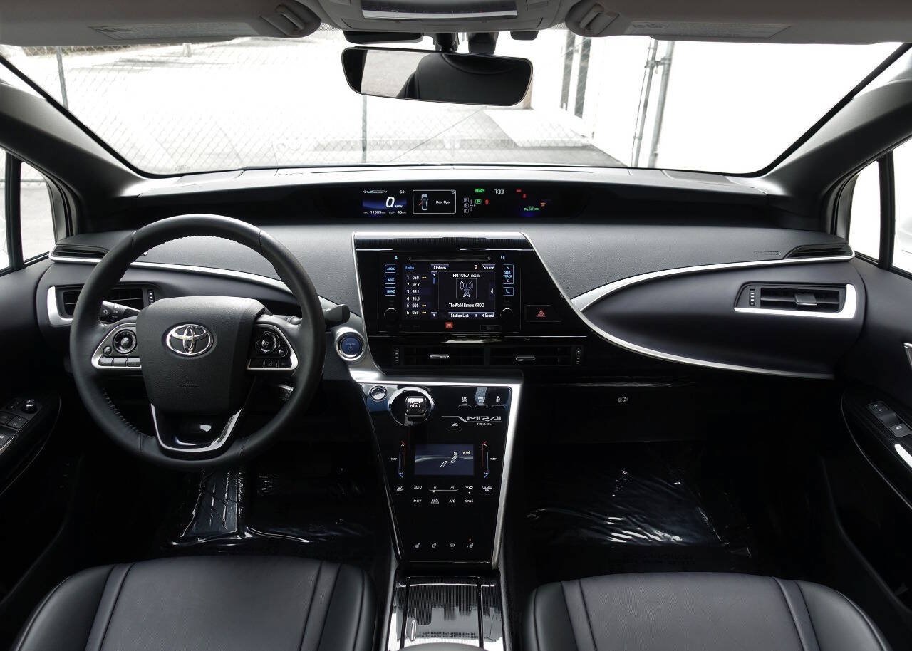 Used 2017 Toyota Mirai FWD image 34