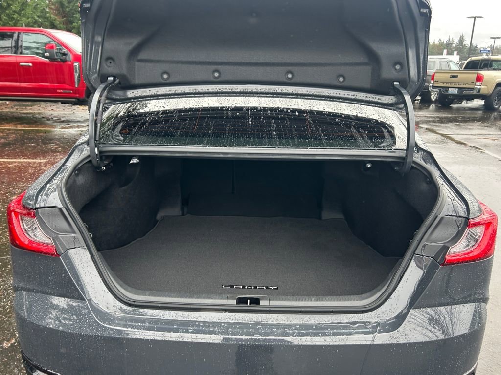 Used 2025 Toyota Camry XLE image 24