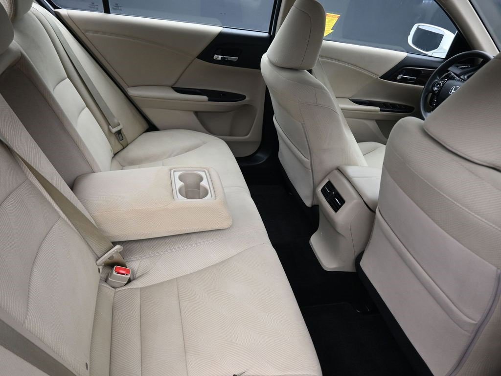 Used 2016 Honda Accord EX image 32