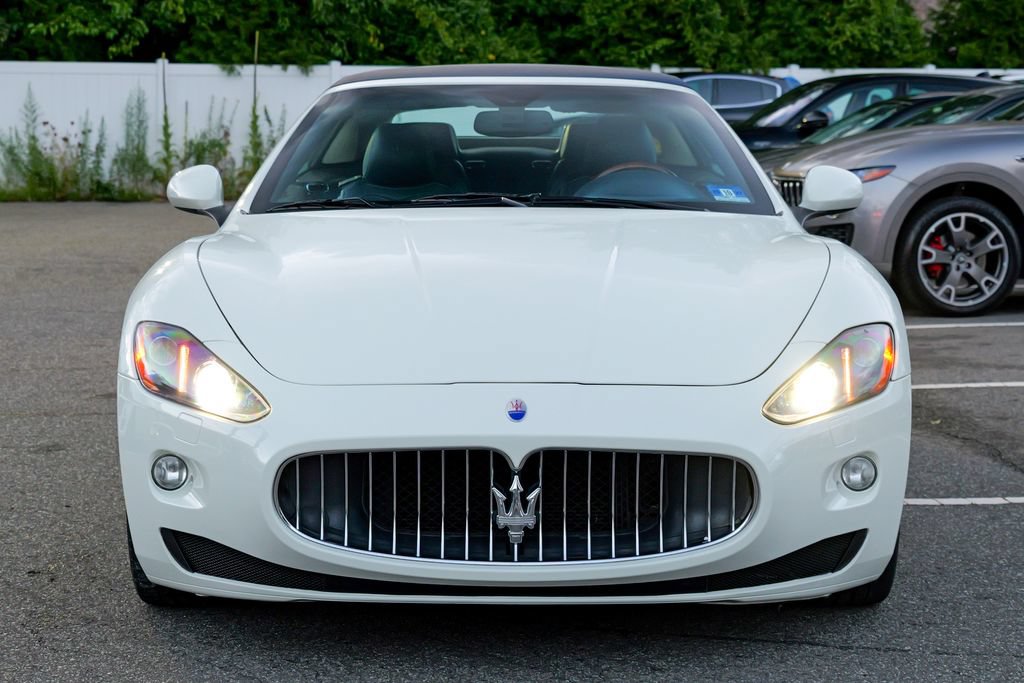 Used 2012 Maserati GranTurismo Convertible RWD image 2