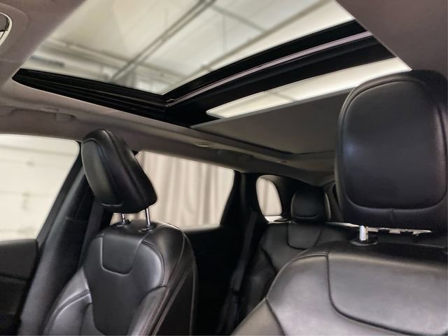 Used 2019 Jeep Cherokee Latitude Plus image 26