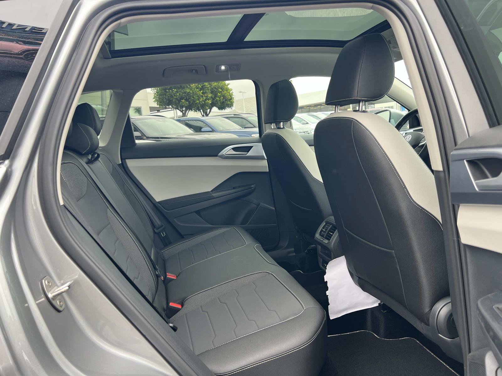 New 2026 Volkswagen Taos SE FWD image 32