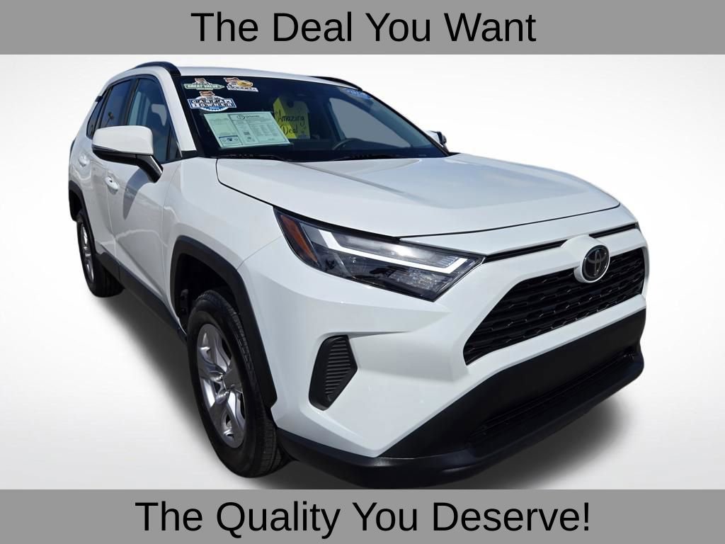 Used 2025 Toyota RAV4 XLE image 1