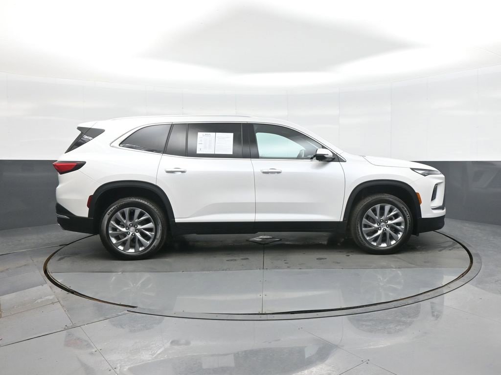 Used 2025 Buick Enclave Preferred w/ Power Package image 8