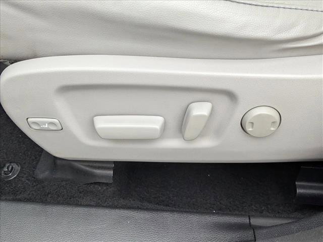 Used 2016 Toyota Highlander XLE image 18