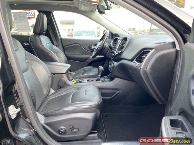 Used 2019 Jeep Cherokee Limited w/ Luxury Group image 6