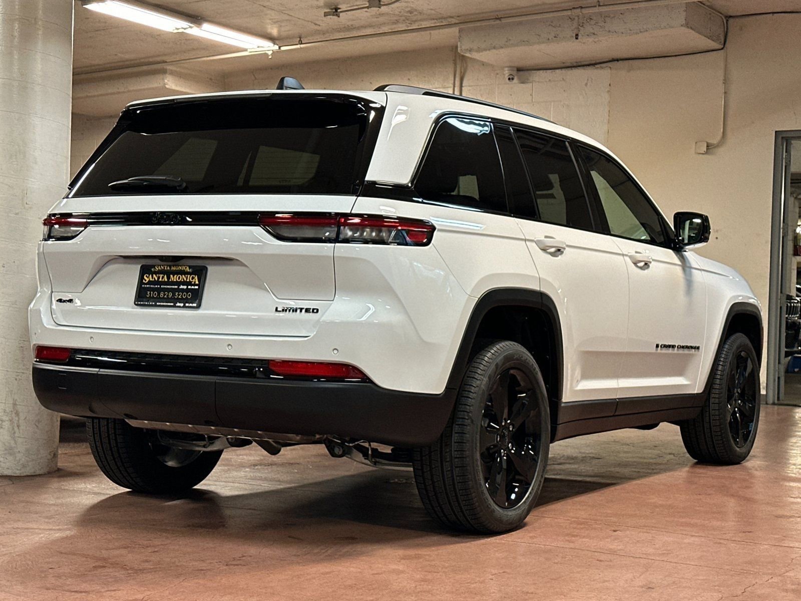 New 2025 Jeep Grand Cherokee Limited w/ Black Appearance Package image 5