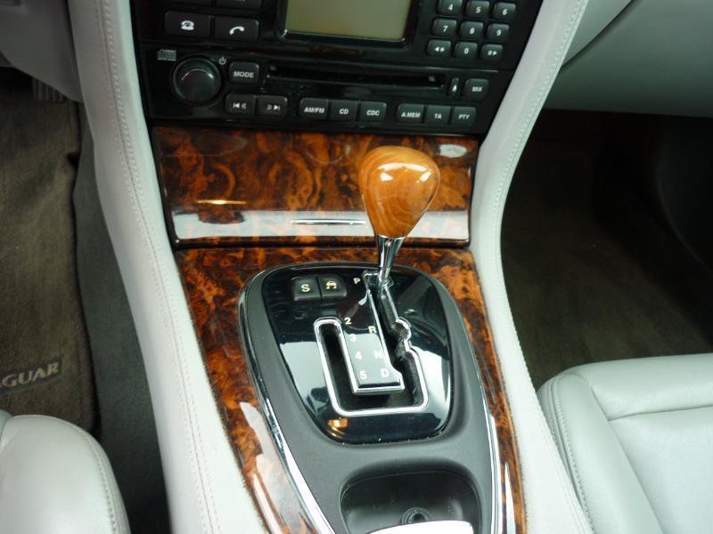 Used 2004 Jaguar XJ8 RWD image 18