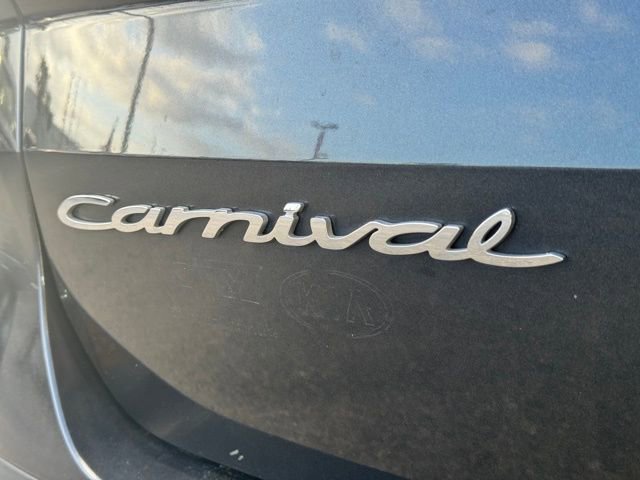 Used 2022 Kia Carnival LX image 2