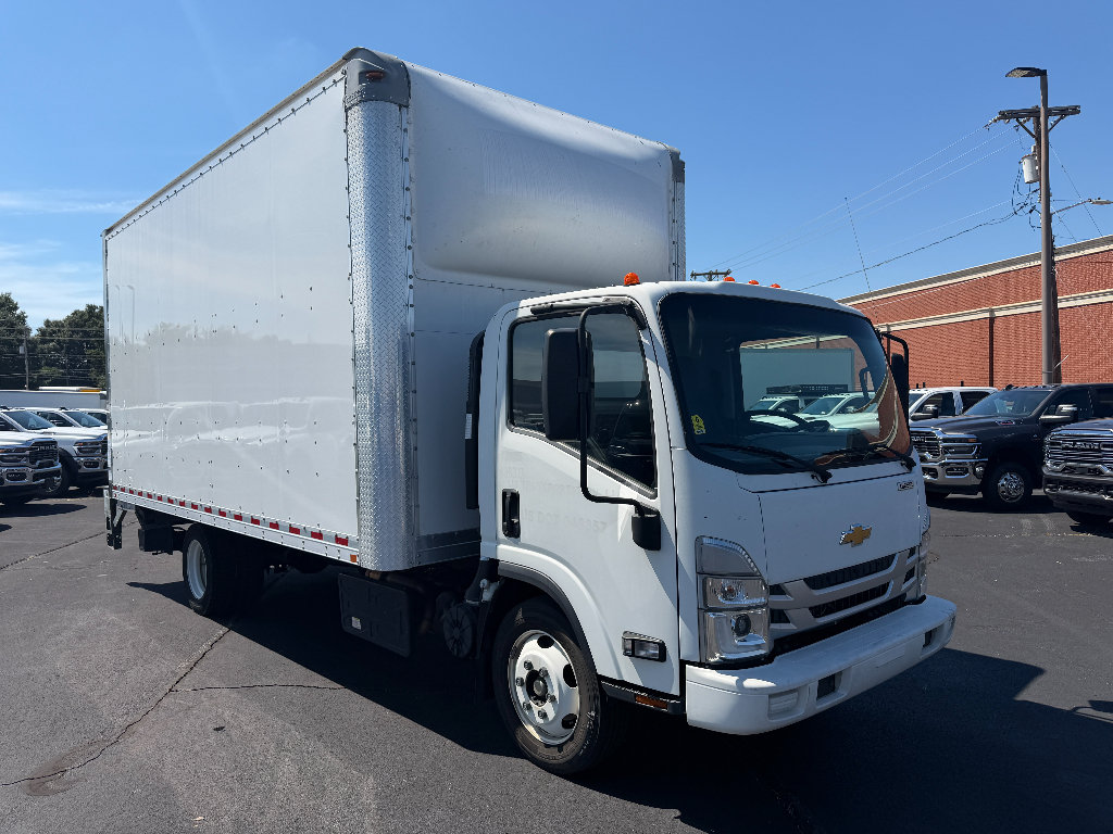 Used 2023 Chevrolet Low Cab Forward 5500XD RWD image 2