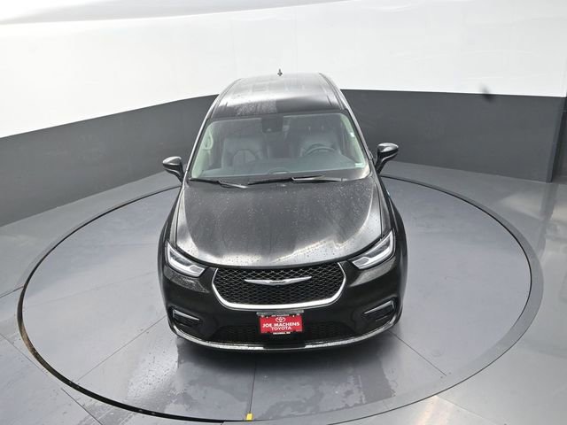 Used 2023 Chrysler Pacifica Touring-L FWD image 23