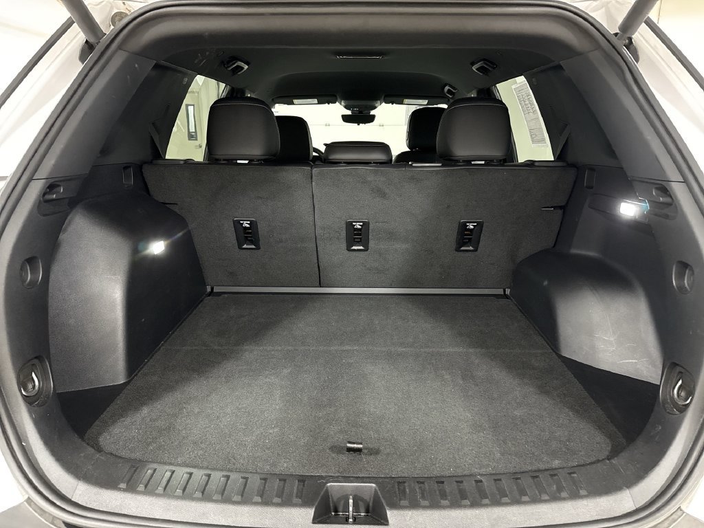Used 2025 Chevrolet Equinox LT w/ Convenience Package II AWD/4WD image 24