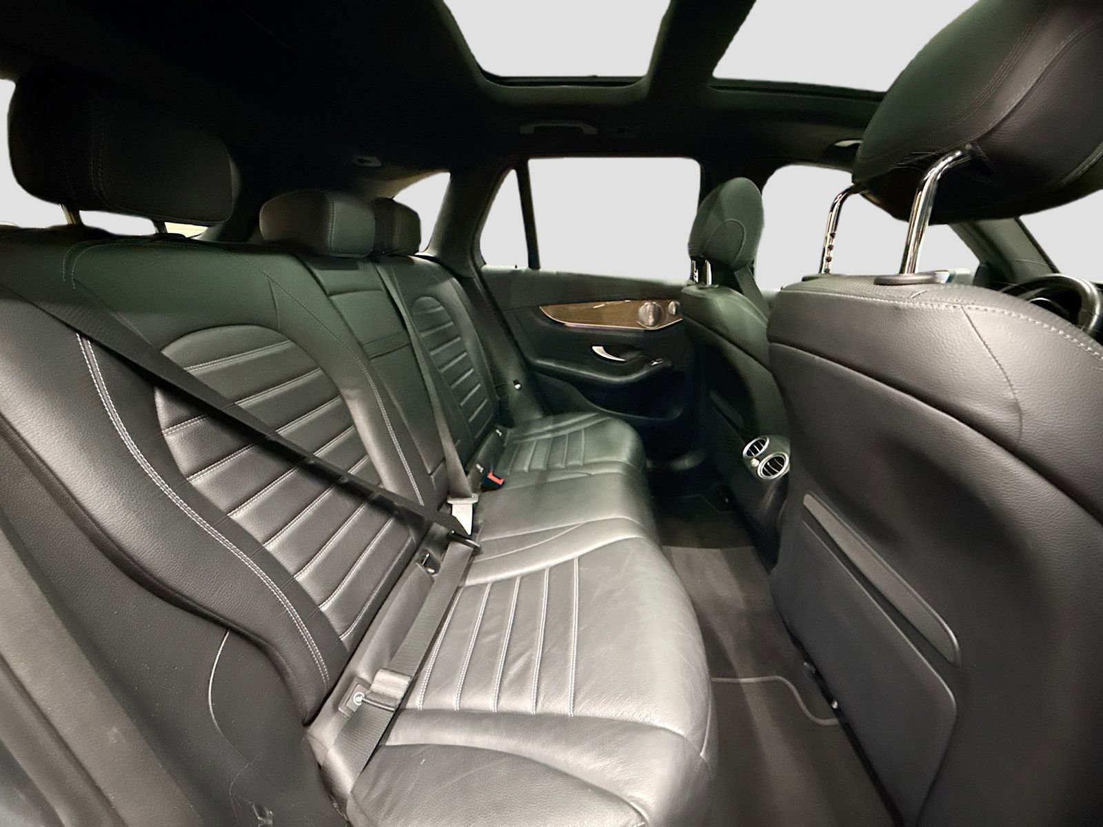 Used 2018 Mercedes-Benz GLC 300 4MATIC image 30