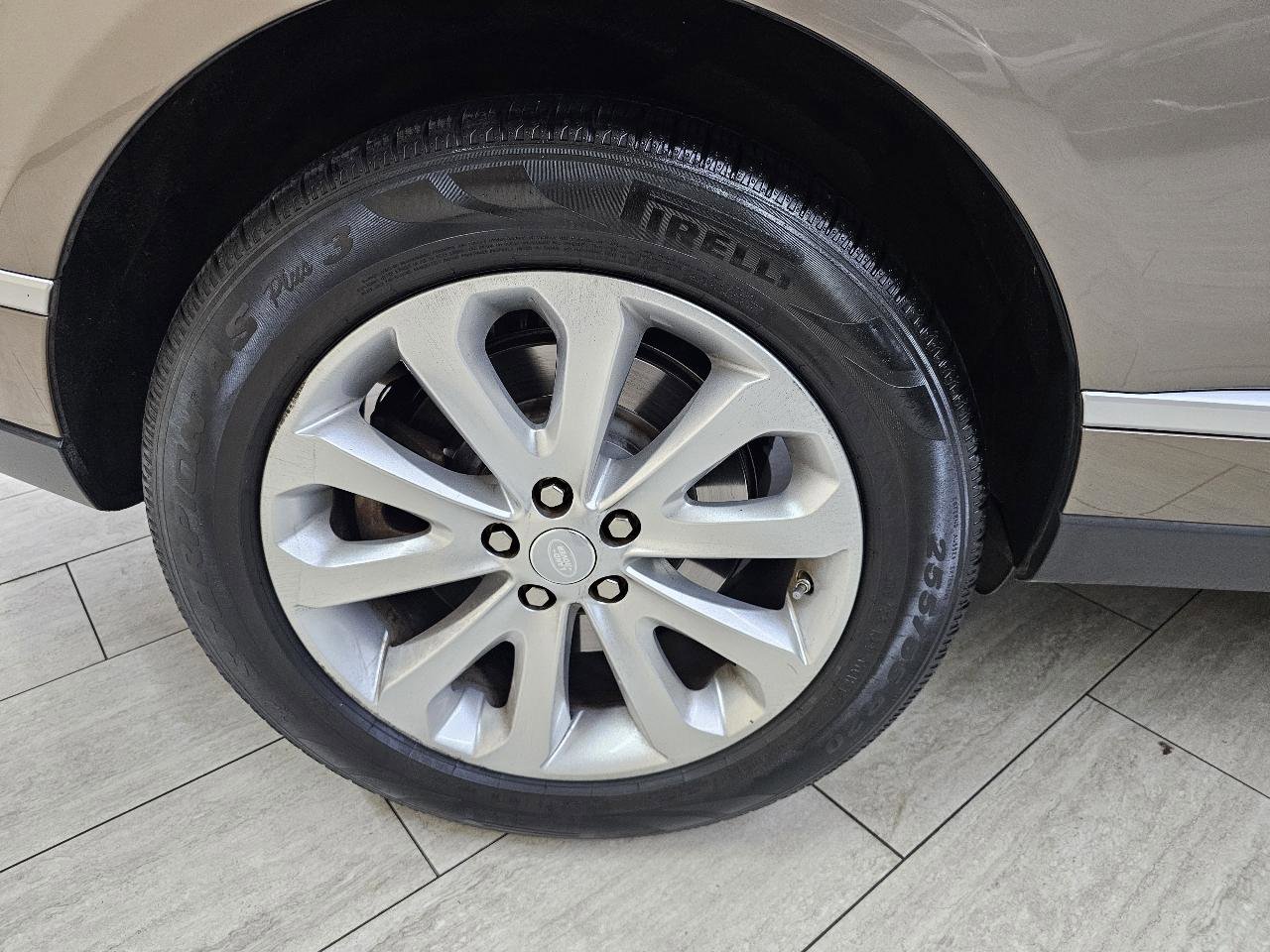 Used 2016 Land Rover Range Rover HSE image 41