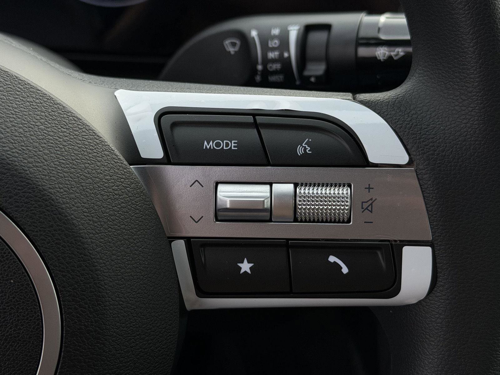 New 2026 Hyundai Santa Cruz SE FWD image 13