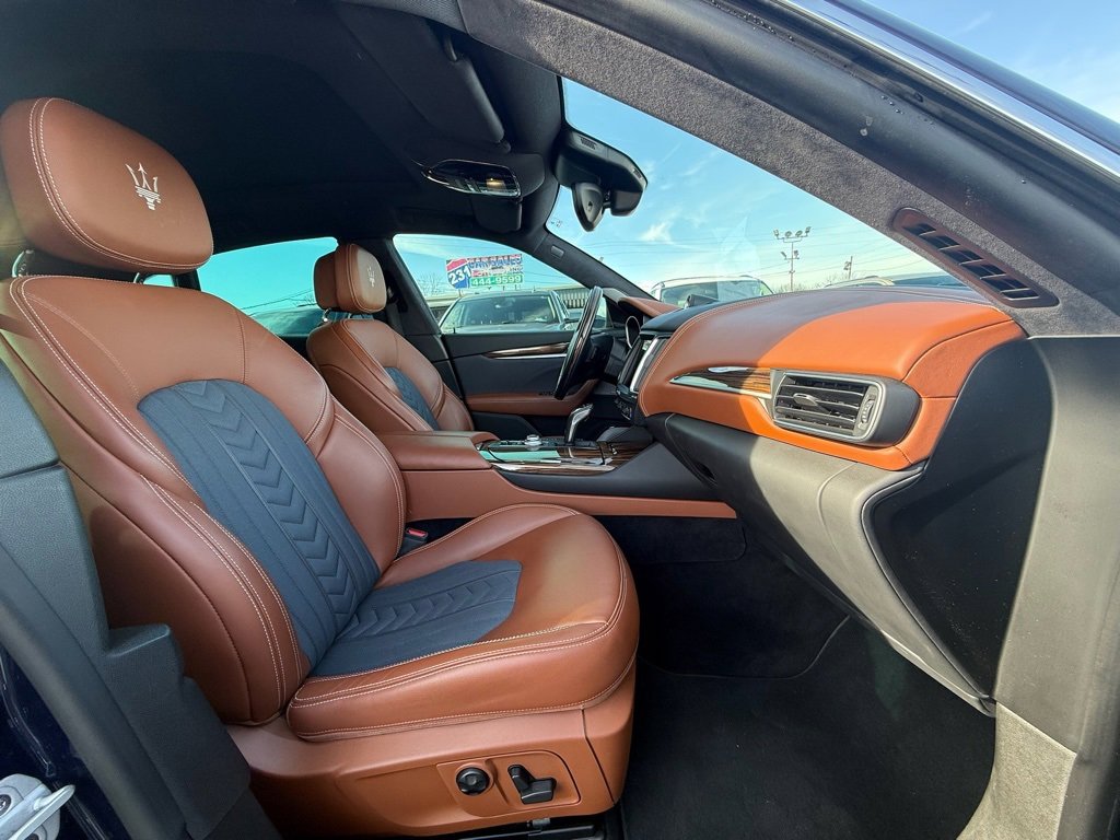 Used 2019 Maserati Levante GranLusso image 25