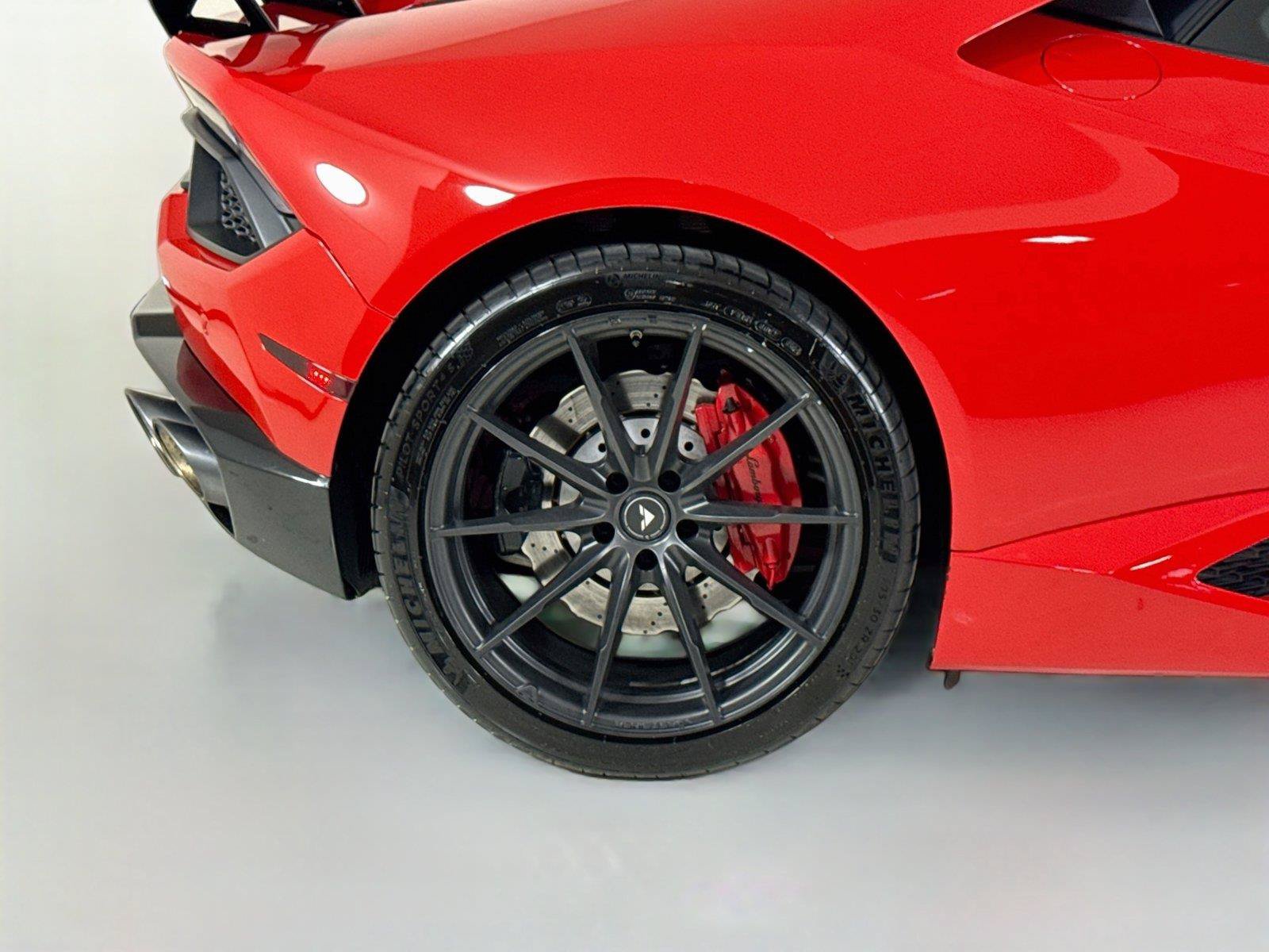 Used 2016 Lamborghini Huracan LP 580-2 RWD image 35