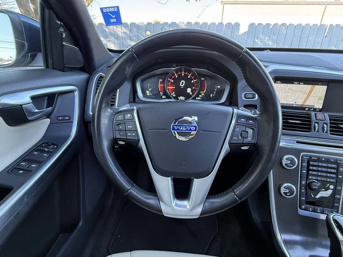 Used 2015 Volvo XC60 T6 Platinum image 26