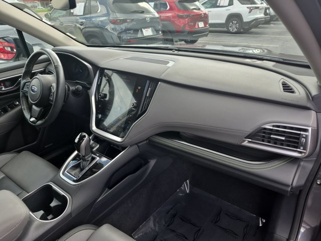 Used 2025 Subaru Outback Onyx Edition AWD/4WD image 28