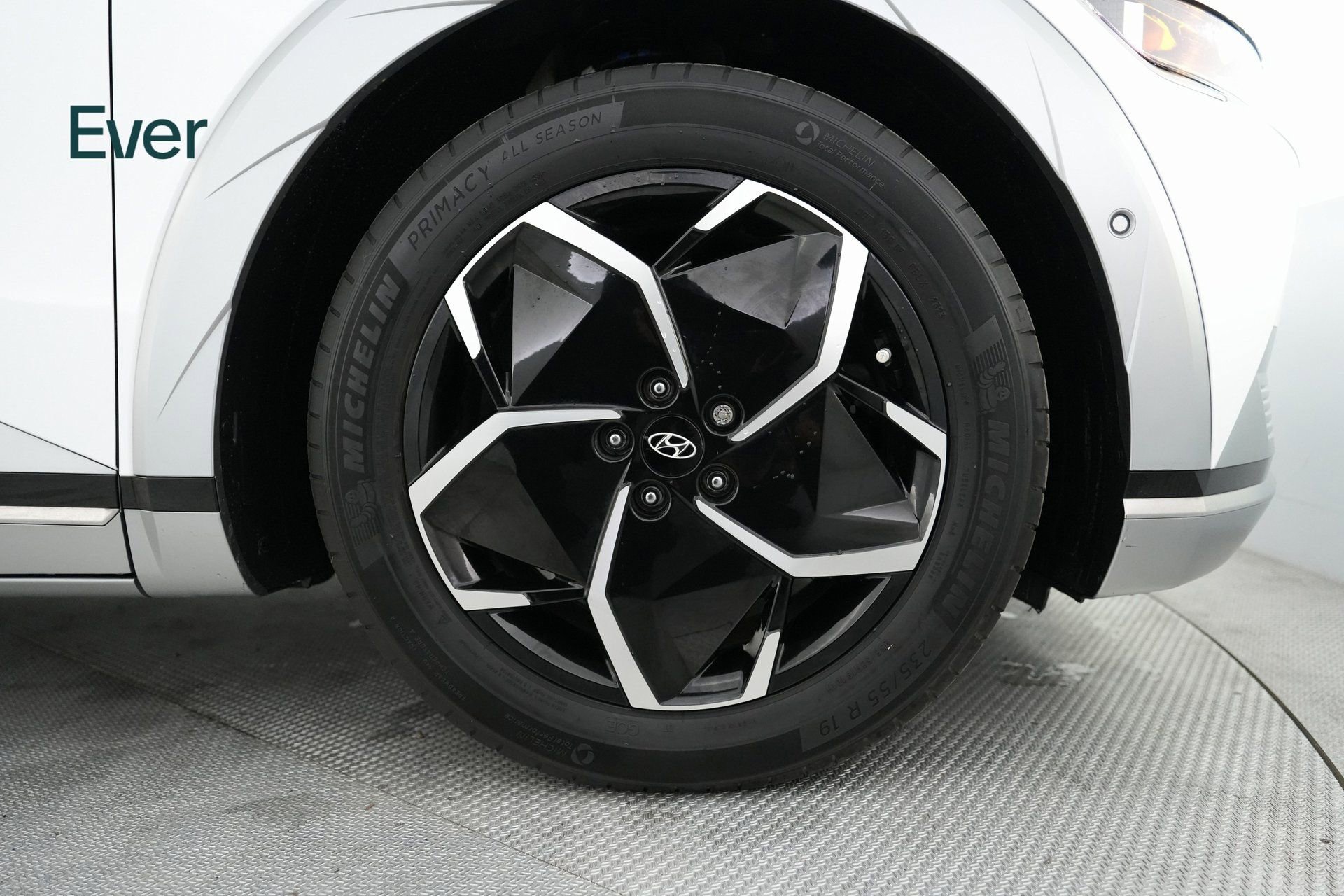 Used 2024 Hyundai Ioniq 5 Limited image 18