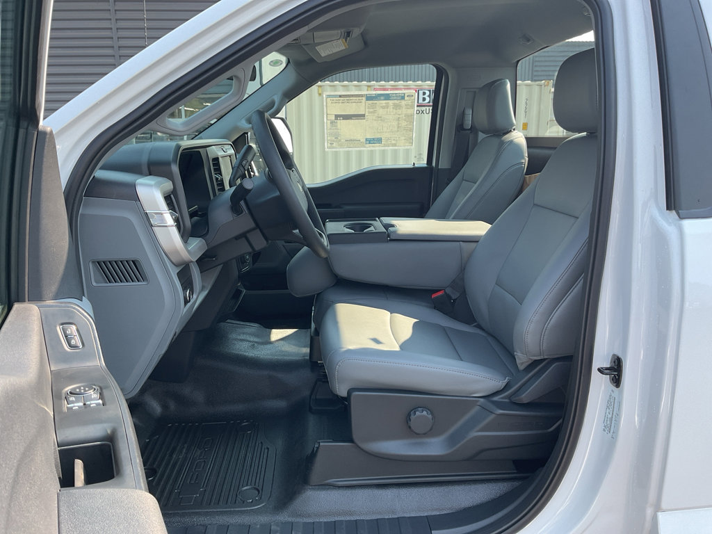 New 2026 Ford F550 4x4 Regular Cab Super Duty image 10