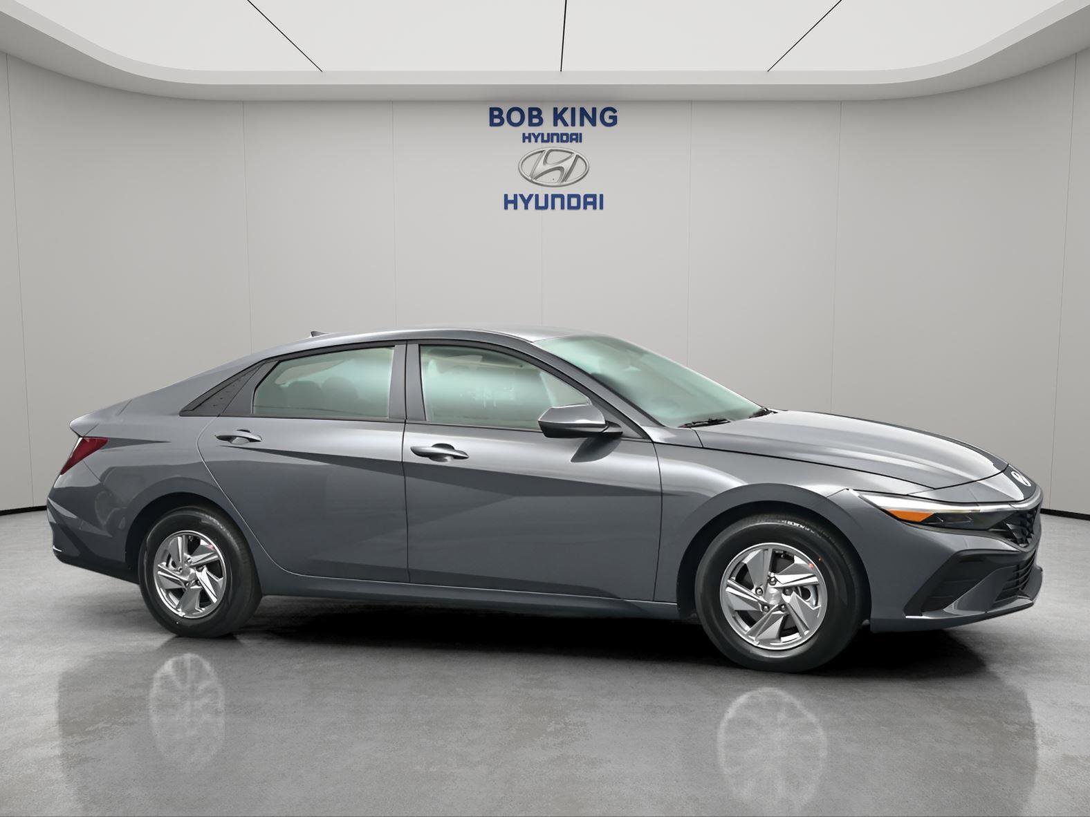 New 2026 Hyundai Elantra SE image 2