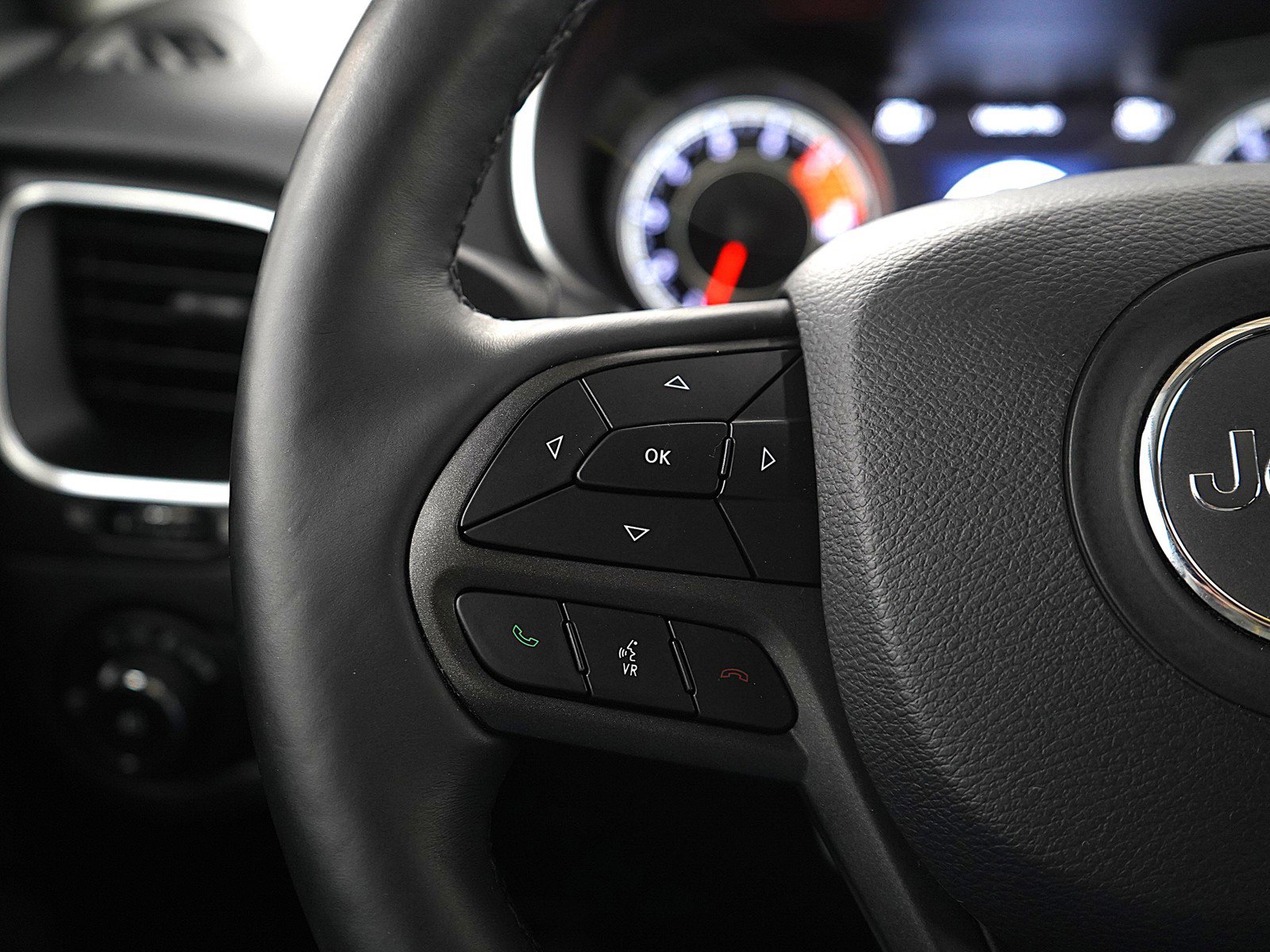 Used 2019 Jeep Cherokee Trailhawk w/ Cold Weather Group image 25